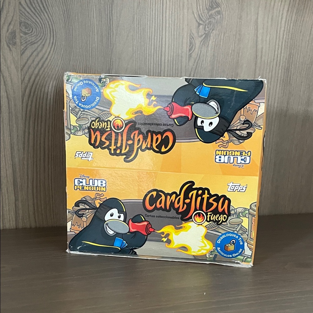 Disney Club Penguin Card-Jitsu Fire Trading Cards 2009 VERY RARE!